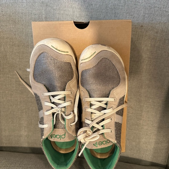 Go Plae boys shoes, size 3.5, gently used - Picture 5 of 5